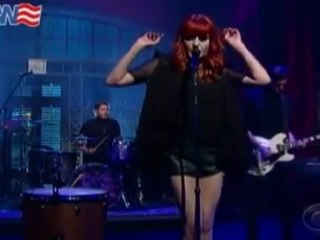 Florence and The Machine - Kiss With a Fist