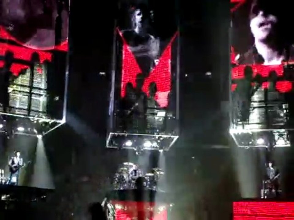 MUSE "Uprising" - PARIS BERCY - 17 Novembre 2009 (EXCLUSIVE)