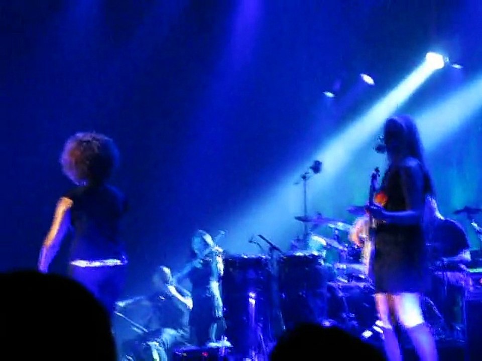 7- Moby : natural blues (live @ Zenith le 13/11/2009)