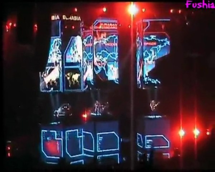 Muse - 10 - United States of Eurasia - Bercy - 17/11/2009