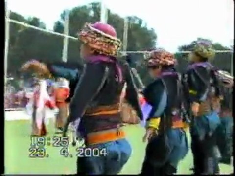 Pamukören Yunus Emre İlköğretim Okulu Folklor gösterisi