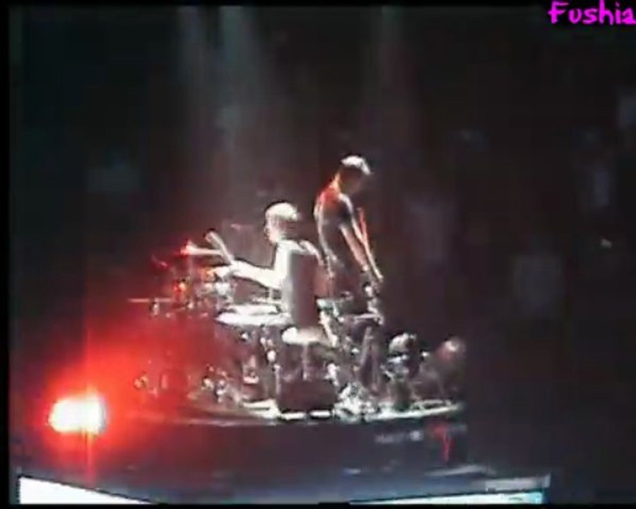 Muse - 13 - Duo basse-batterie - Bercy - 17/11/2009