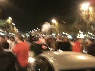 champs elysée apres match algerie 18/ 11