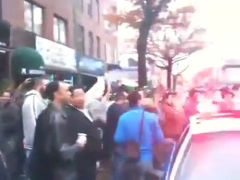 Suporters Algeriens Vs Suporteurs egyptiens à New York