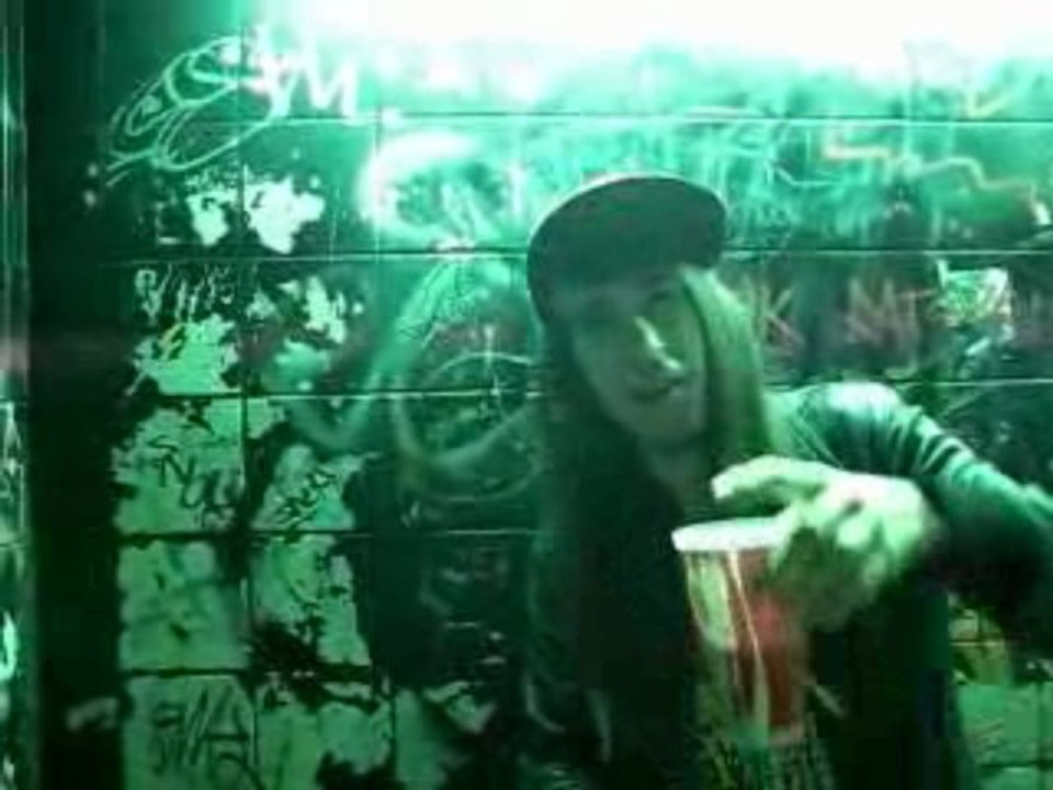 Yo me lo pongo. (Video promocional de "Zim - Póntelo")