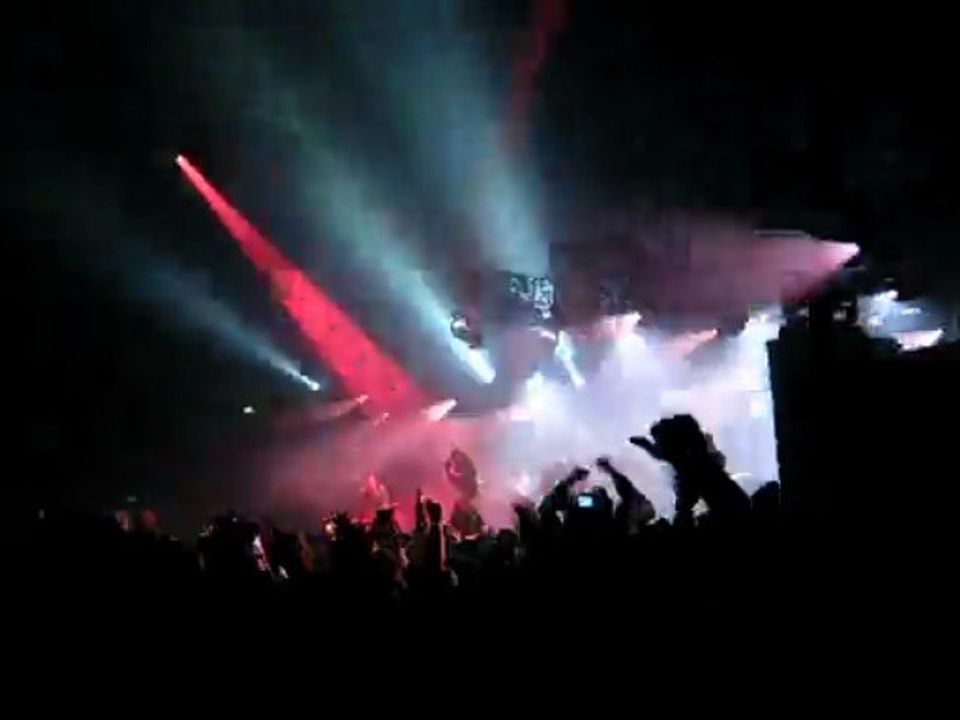 PRODIGY - Forest National 18/11 - World's on Fire + Breathe