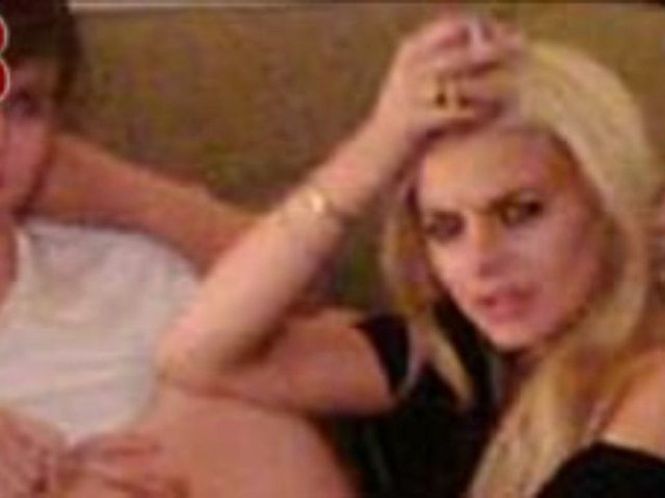 Lindsay Back On PeNis_