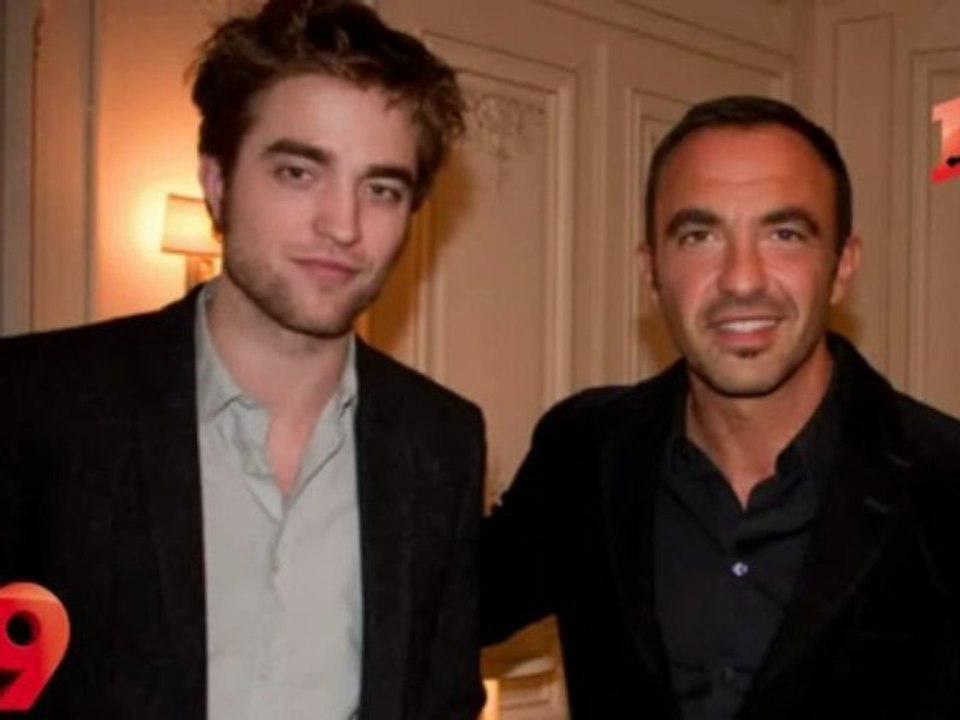 Robert Pattinson Nikos 6/9 NRJ Morning Show (Nov 2009)