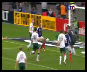 La main de Thierry Henry lors du Match France-Irlande
