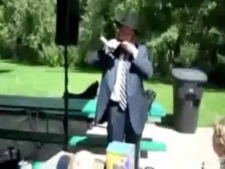 Rabbino imitato dal cane