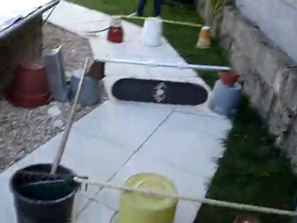 Mona qui fait du saut d'obstacle