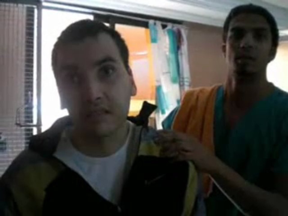 Younes bei der Physiotherapie