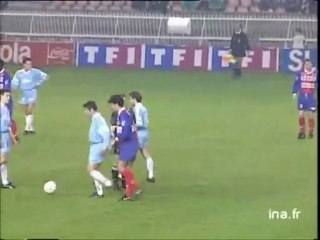 Nicolas Sarkozy apprend le foot à son fils Jean