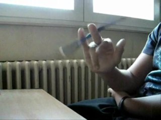 1ère vidéo de penspinning =)