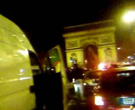 algérie-égypte ( les algériens au champs elysées2)