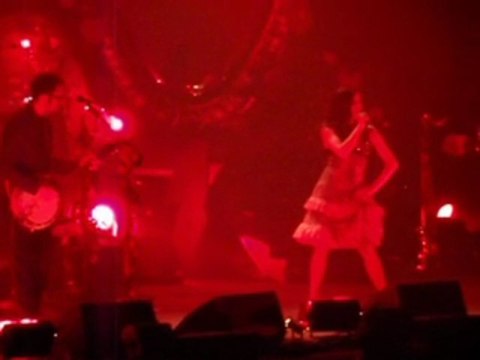 olivia ruiz spit the devil zenith paris 2009