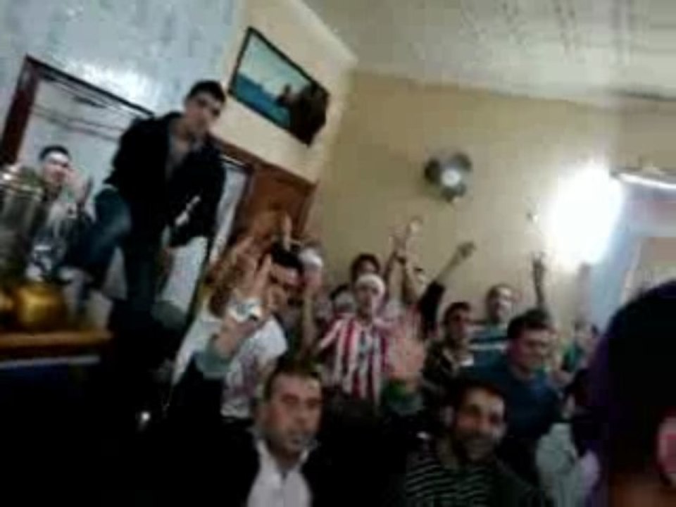 Match Algerie Egypte - Ambiance au café.