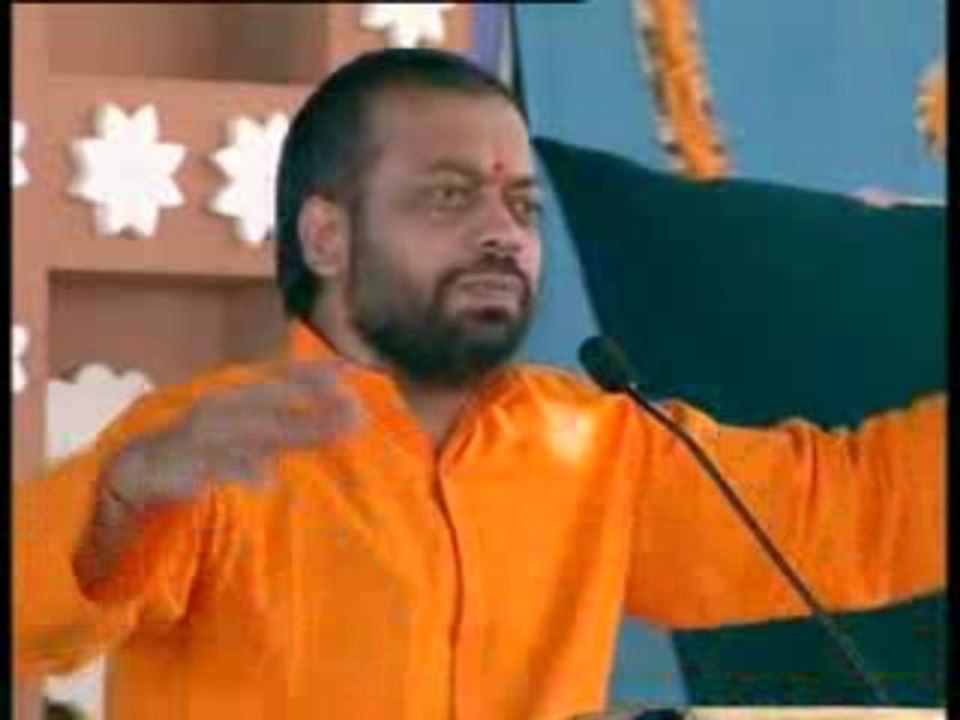 Bhagat ke haath mein Mala, aur dil mein Veerta