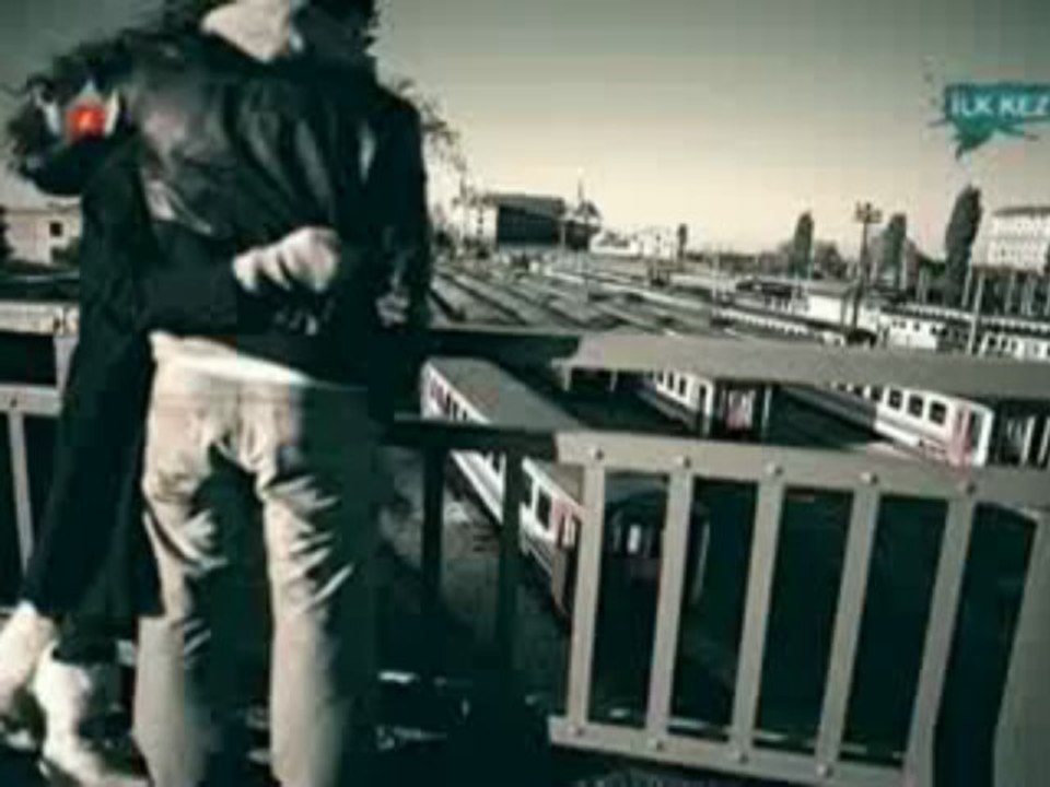 Ebru Yaşar - Kararsızım [YENI KLIP 2009] H.Q.