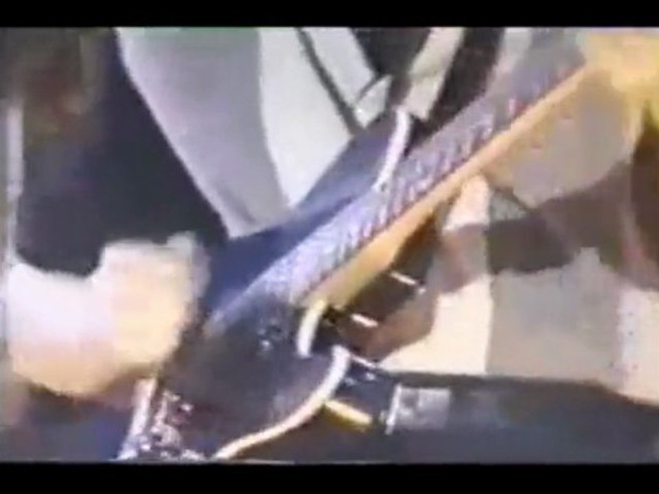Sade - Hammersmith_Odeon_(Hang_on_to_your_love)