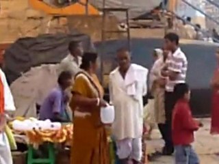 Varanasi > Cérémonie matinale sur Main Ghat