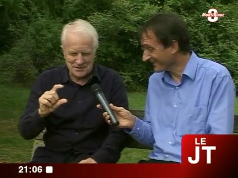 André Dussolier dans La place du village (Haute-Savoie)