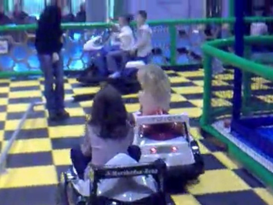 karting partie 1 "anniversaire d élona avec ses amies"