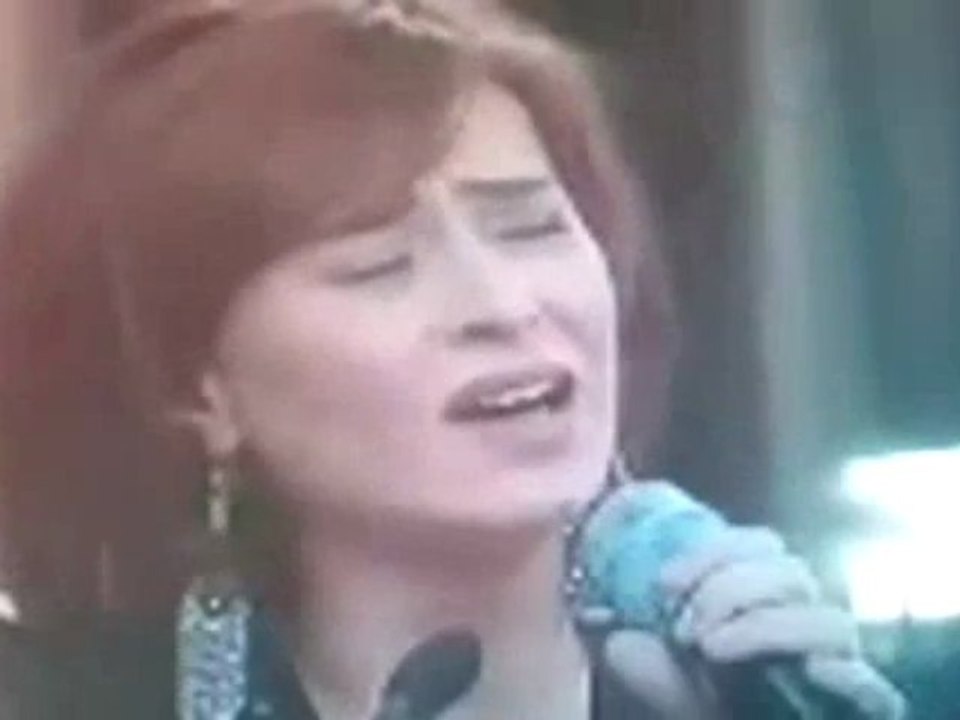 Yıldız tilbe sadece dinle sus ve dinle......