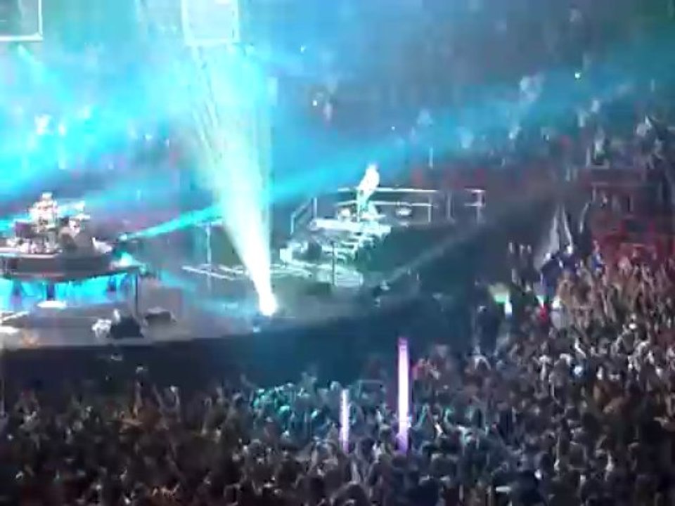 Muse - Concert Paris  Bercy 2009 - Time Is Running Out