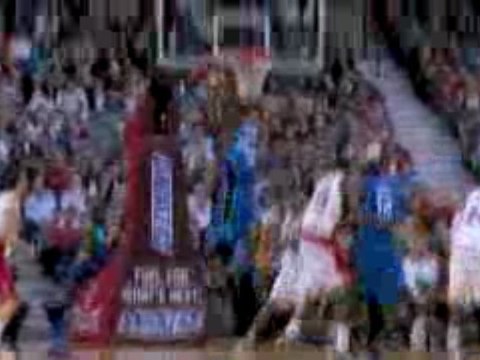 NBA Vince Carter finds Mickael Pietrus with the pretty pass