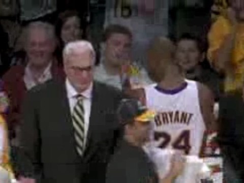 NBA Kobe beats the buzzer with a jumper at the end of the 1s