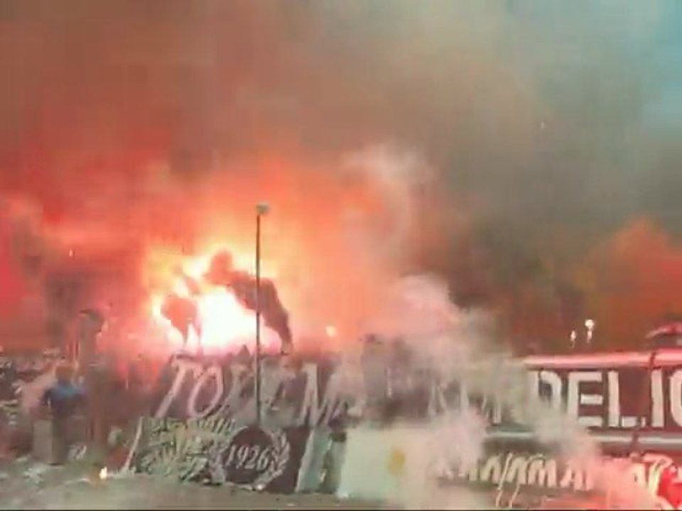 PAOK - Aris thessalonikis 4-1 \ eisodos omadwn \ 2009-2010