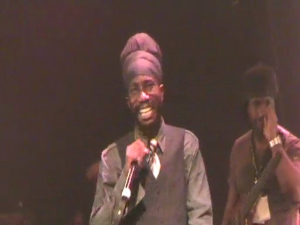Live Sizzla "Guide Over Us" November 2009