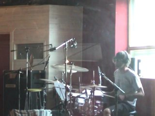DAVIS - Work in studio // Drums on "Like a drug"