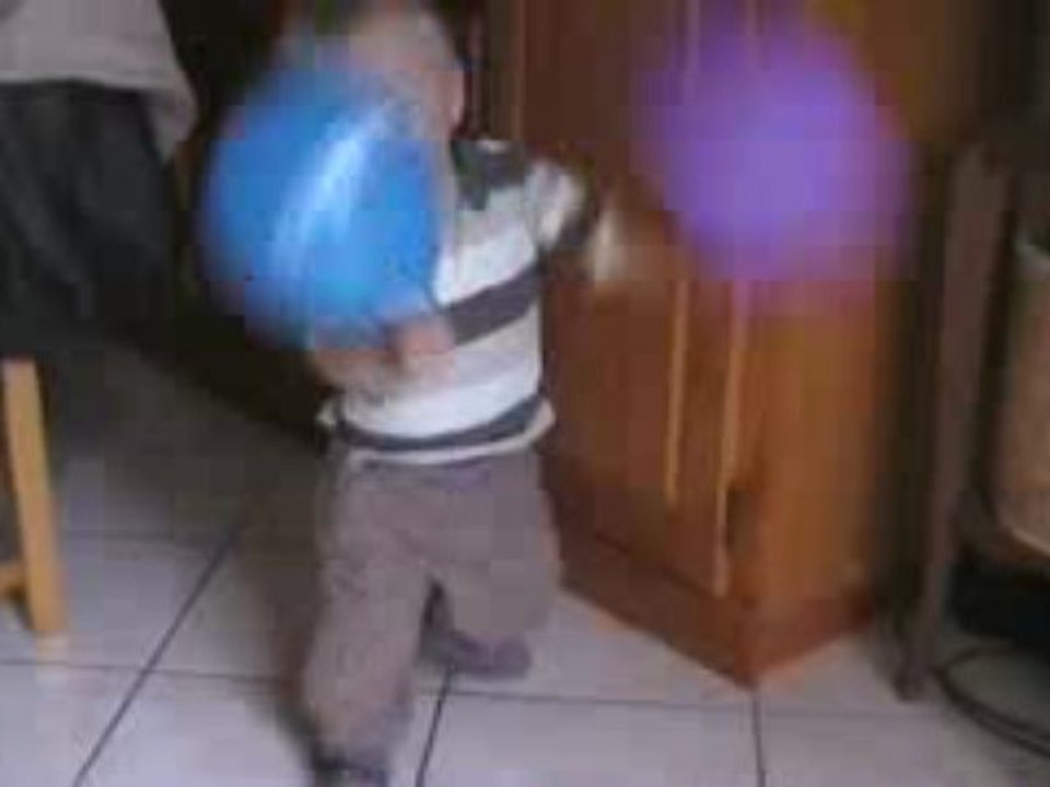 Ethan un peu fou fou