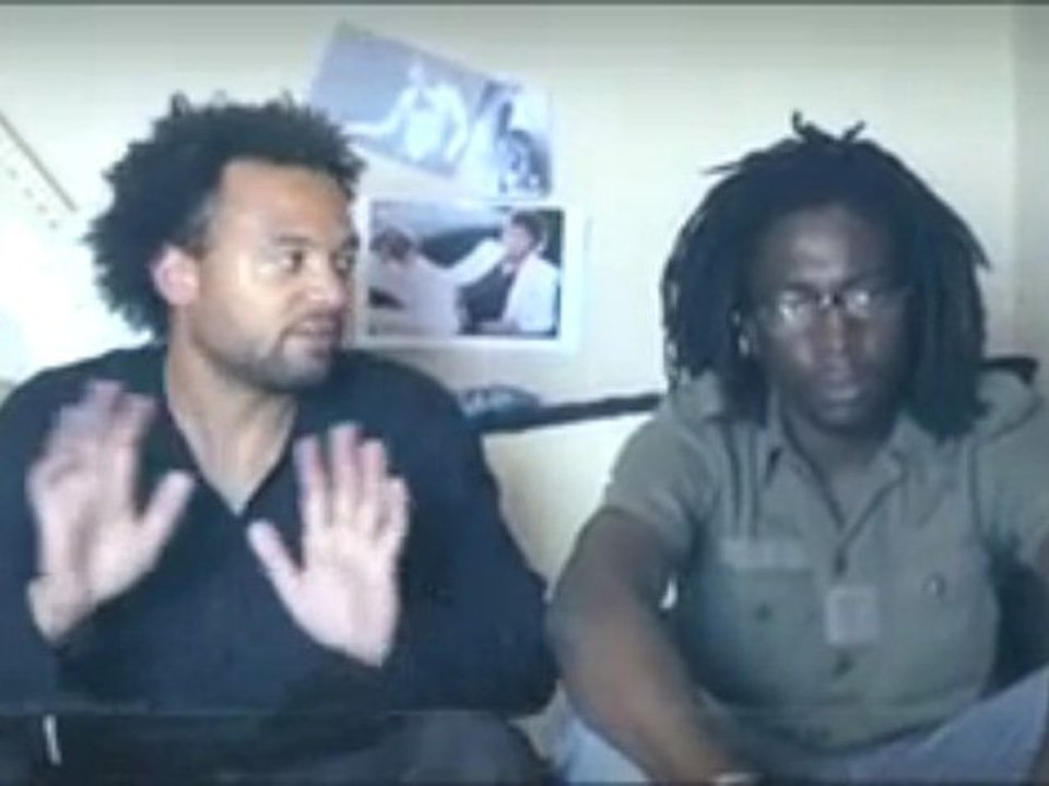 Fabrice Eboué se rachète - Chez un fan de Mickaël Jackson