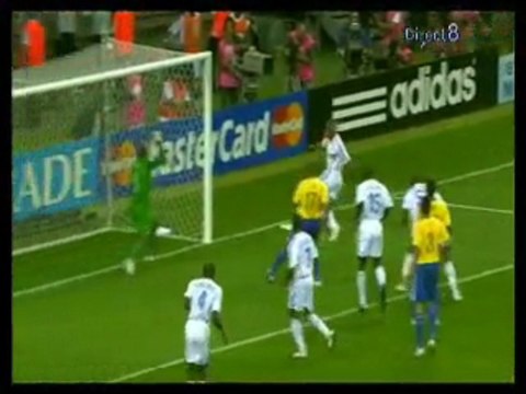 Titi il a smashé (l'histoire de la main de Thierry Henry)