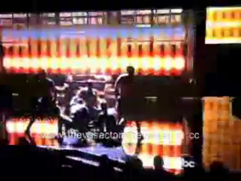 jennifer lopez falls video