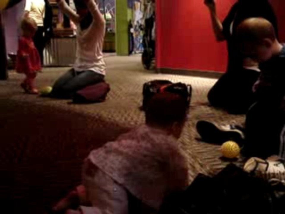 Children's museum: Chasing balls