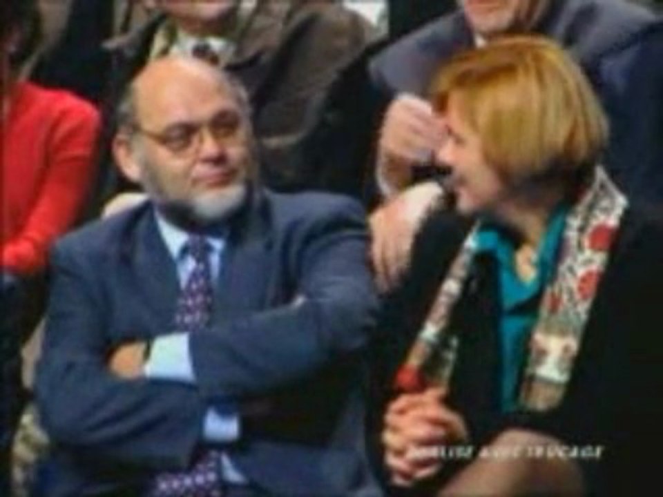 Excellent ! Un parti politique parodié par l'herbe!