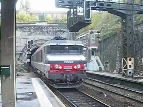 Passage d'un CIC sans arrêt à Rouen (80 km/h) voie 2