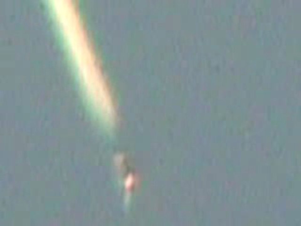 ufo....shape shifting jet