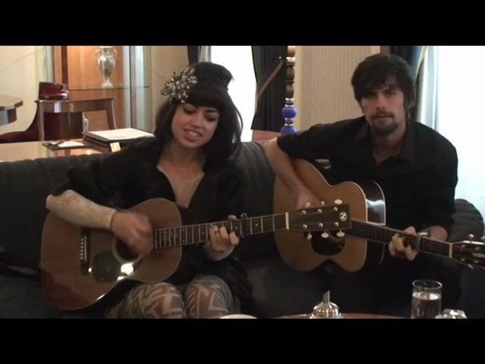 Aura Dione - I Will Love You Monday (exclusive for motor.de)