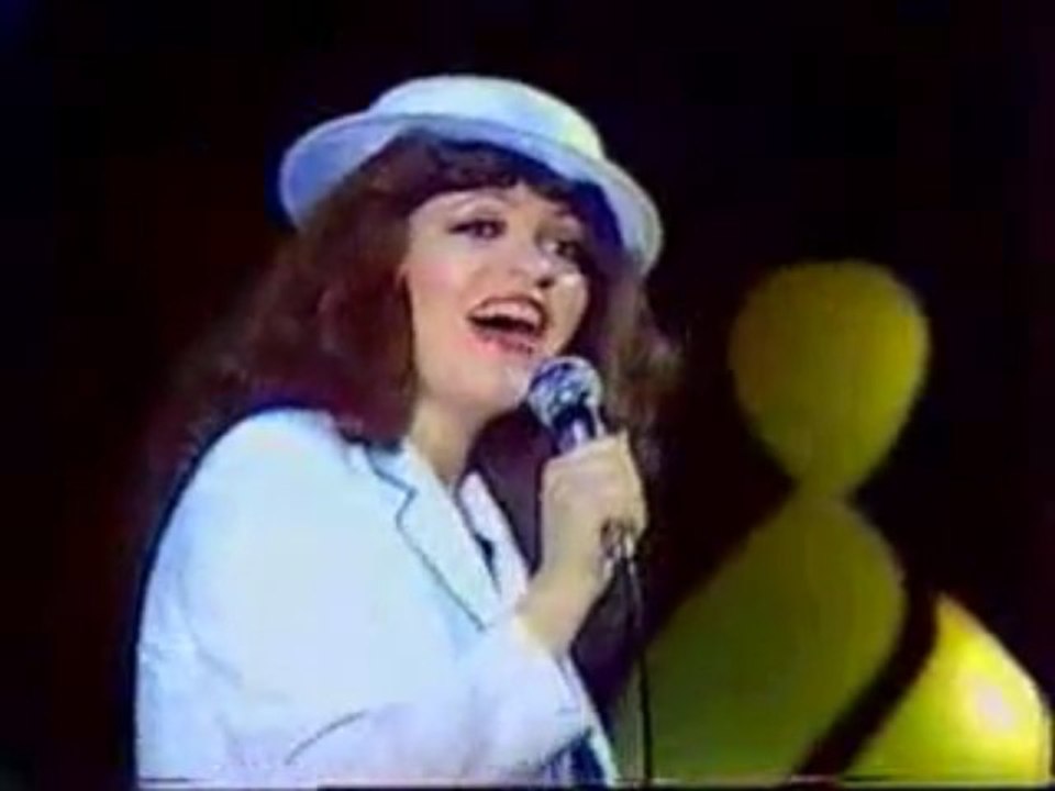 ANNA JANTAR - TAK DOBRZE MI W BIAŁYM