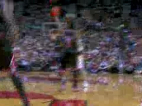 NBA Steve Blake finds Martell Webster with the slick alley-o