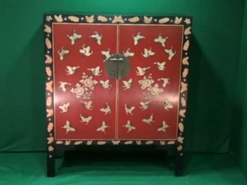 Commode décorée de papillons - CH08CM0005