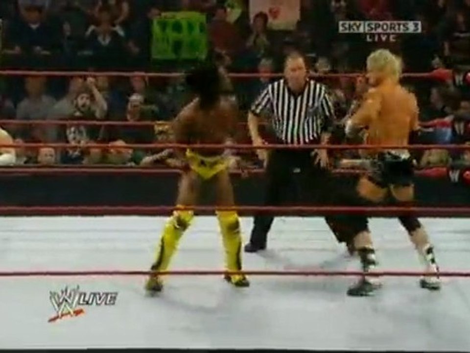 WWE RAW 23.11.09 2/13