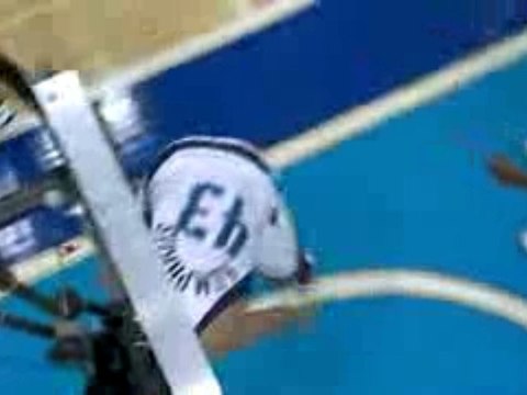 NBA Kris Humphries blocks Anthony Randolph's shot into the s