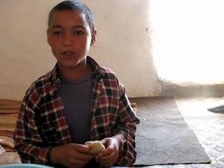 Le repas des Enfants au Douar Maroc