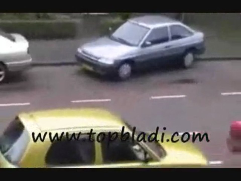 stationnement d'une femme